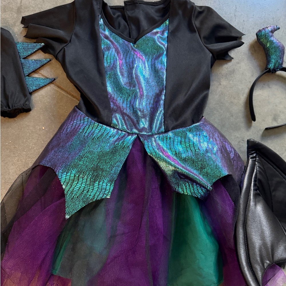 Girls dragon costume 🐉
